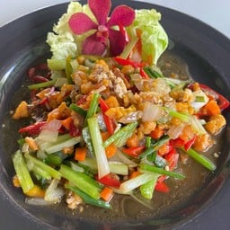 ไข่ปูผัดพริกสด