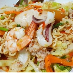 ยำมาม่าทะเล