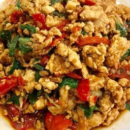 กระเพราไก่ราดข้าว