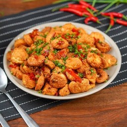 เต้าหู้ไข่คั่วพริกเกลือราดข้าว(มัง)