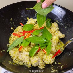 มาม่าผัดเขียวหวาน Stir-fried green curry Mama
