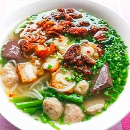 เข้าเปียกเส้นสดหมูกรอบ