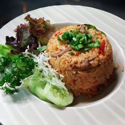 ข้าวผัดต้มยำหมู