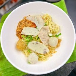 ก๋วยเตี๋ยวต้มยำ แห้ง ลูกชิ้นปลา . โปรดระบุเส้น เส้นปลา90บ.