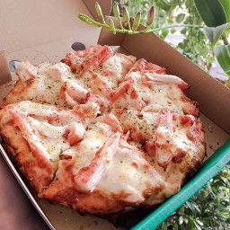 Pizza Thai ทูเก็ทเตอร์ ซอยน่ำเก็ก