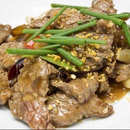 เนื้อโคขุนผัดน้ำมันหอย (กับข้าว)