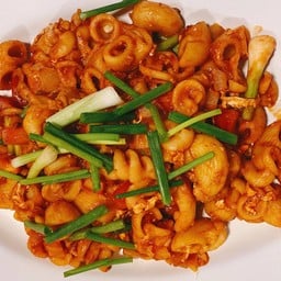 มะกะโรนีใส้กรอก