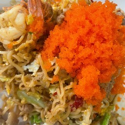 ผัดมาม่ากุ้งไข่ระเบิด