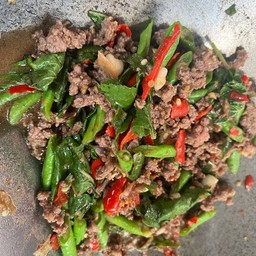 กระเพรา(เป็นกับข้าว) , ผัดพริกแกง(เป็นกับข้าว)