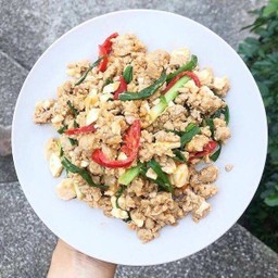 หมูสับผัดไข่เค็ม (กับข้าว)