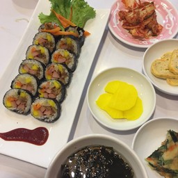 ข้าวห่อสาหร่าย (ฟรีโยเกิร์ต )