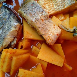 แกงส้มปลายอดมะพร้าว