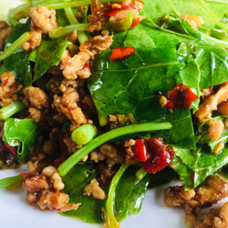 คะน้าหมูสับ