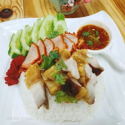 ข้าวหน้าหมูแดง+หมูกรอบ