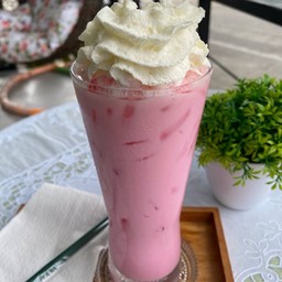 นมชมพูเย็นเพิ่มวิปครีม