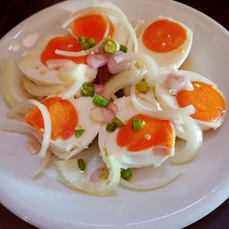 ยำไข่เค็มรสเด็ด