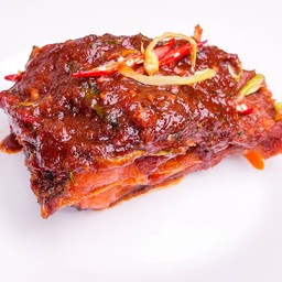 ปลาทอดราดพริกแกง