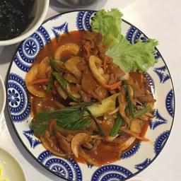 หมูผัดซอสราดข้าว ( ฟรีโยเกิร์ต )