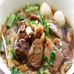 ก๋วยเตี๋ยวเรือหมูตุ๋น (ก๋วยเตี๋ยวเรือคุณเด่น)
