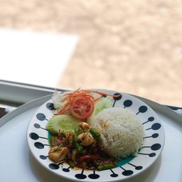 ข้าวราดผัดพริกแกง