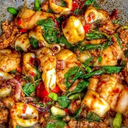 ข้าวกระเพรารวมมิตร