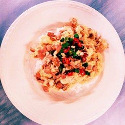 ข้าวไข่เจียวทรงเครื่อง