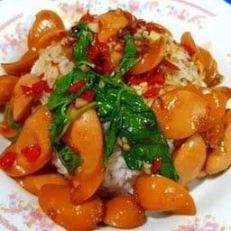 ข้าวกะเพราไส้กรอก