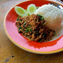 [อร่อยซ่ากับโค้ก] ข้าวกะเพรา +  โค้ก ออริจินัล (กระป๋อง) 