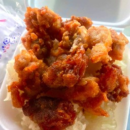 ข้าวเหนียว ไก่ทอดทรงเครื่อง