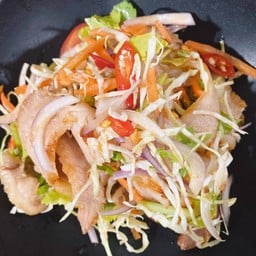 ยำคอหมูย่าง