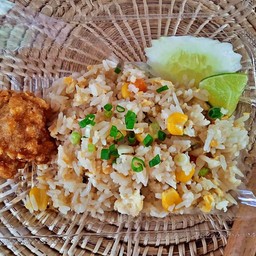 ข้าวผัดไข่ ไก่กรอบ ซอสหวาน เข้มข้น อร่อยมากคะ (กล่องเล็ก)