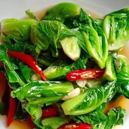ผัดแขนงน้ำมันหอยราดข้าว