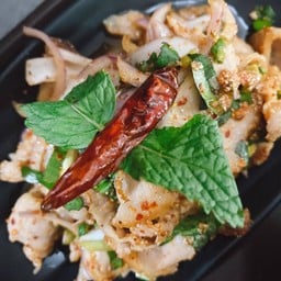 น้ำตกคอหมูย่าง