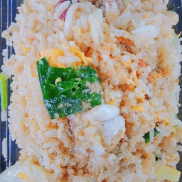 ข้าวผัดกุ้งหมึก