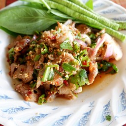 ป้าวาสอาหารตามสั่ง ก๋วยเตี๋ยวเนื้อรสเด็ด