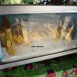 เหมาหมดตู้ยังไม่พอ ไปเอาเพิ่มในกระติกอีก