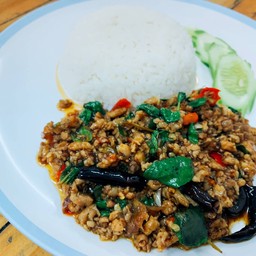 [อร่อยซ่ากับโค้ก] กะเพราหมูสับ +  โค้ก ออริจินัล (ขวด) 