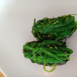 ยำสาหร่าย (เปรี้ยวปกติ)