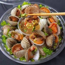 ลมเพ ลมพัด ซีฟู้ด หอยแครงลวกจิ้ม