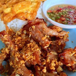 ข้าวไก่ทอดกระเทียม
