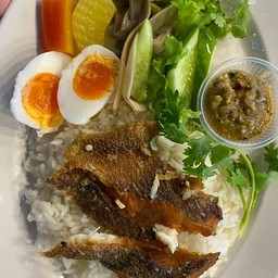 ข้าวปลาแกะ ฟรีไข่ต้ม ทุกกล่อง