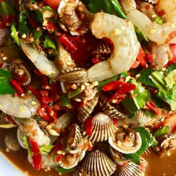 ยำหอยแครงกุ้งสดปลาร้านัว