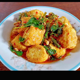 กะเพราเต้าหู้ไข่ (กับ)