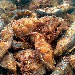 ปลาดุกทอดขมิ้น ราดข้าว