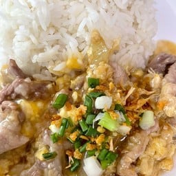 หมูผัดไข่ราดข้าว