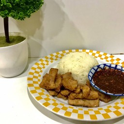ข้าวหมูทอดสูตรบ้านฉันน้ำจิ้มแจ่ว