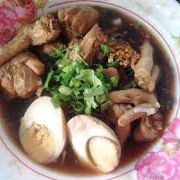 ร้านฟาเรียก๋วยจั๊บน้ำข้น ขนมจีบใส่ไก่ ติ่มช่ำ
