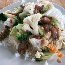 ผัดผักรวมมิตร(กับข้าว)