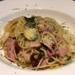 สปาเกตตี้พริกแห้งเบคอน