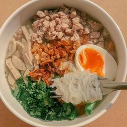 ก๋วยจั๊บญวนหมูยออุบลฯ